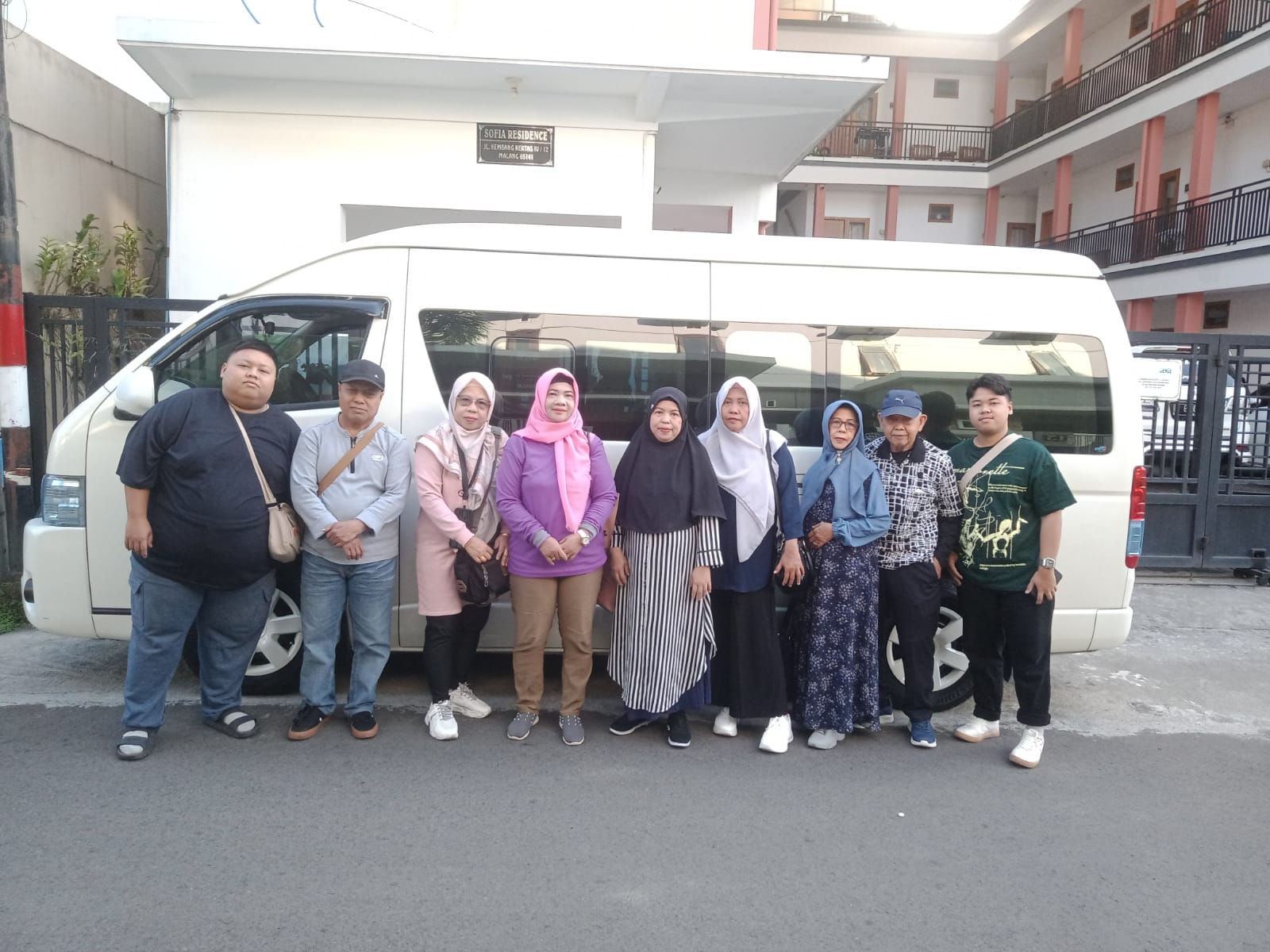 Sewa Mobil Malang Ajeg Trans